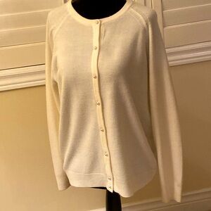 Hampshire pearl button cardigan light cream